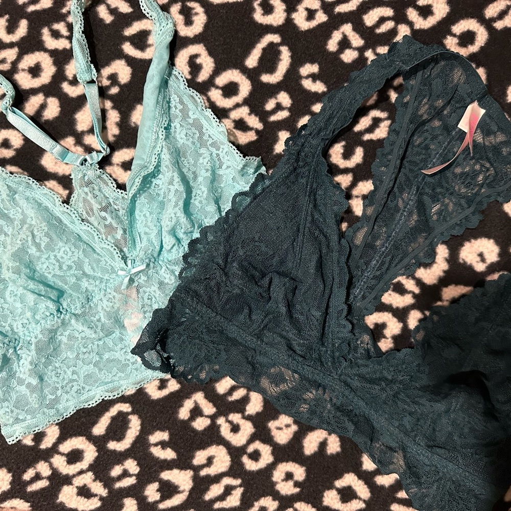 Victoria secret Size L 2 lot  of unlined bra Nwot